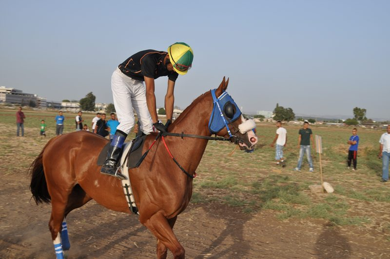 بالصور: تنظيم سباق للخيول للمرة الثالثة في مدينة اللد